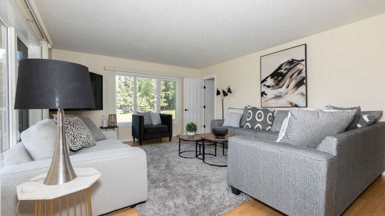 Photo of Livingroom in Division No. 14