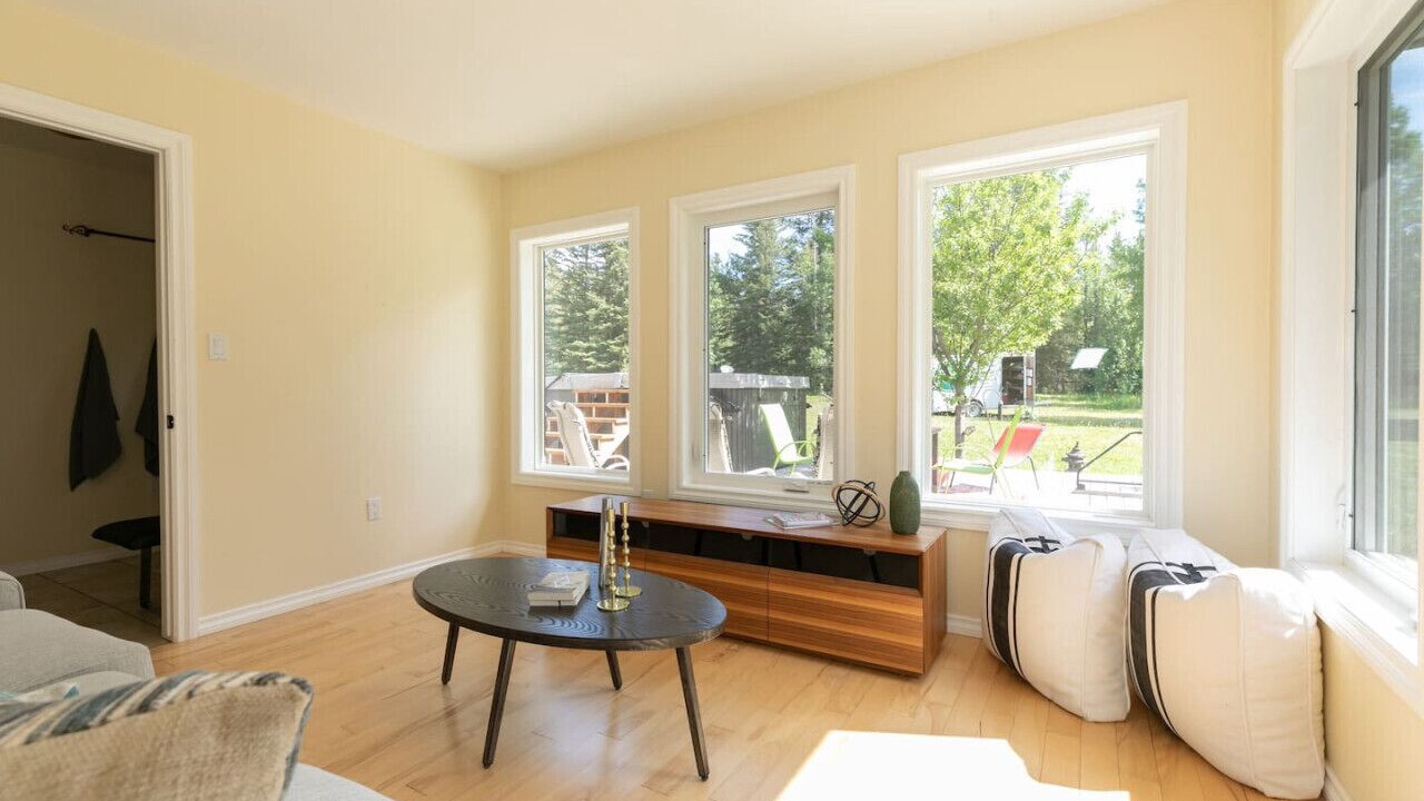 Photo of Livingroom in Division No. 14