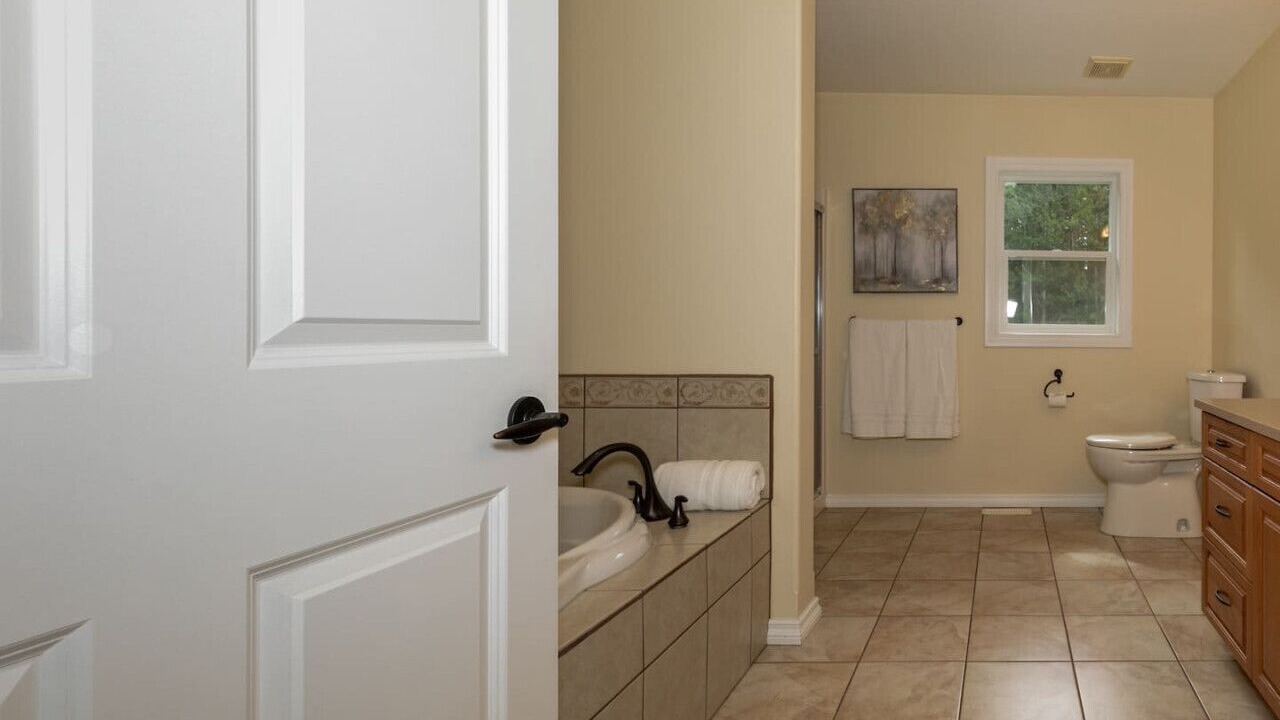 Photo of Bathroom in Division No. 14