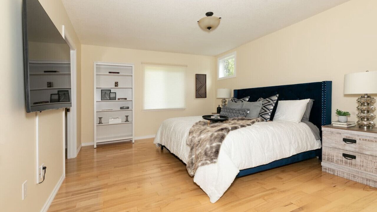 Photo of Bedroom in Division No. 14
