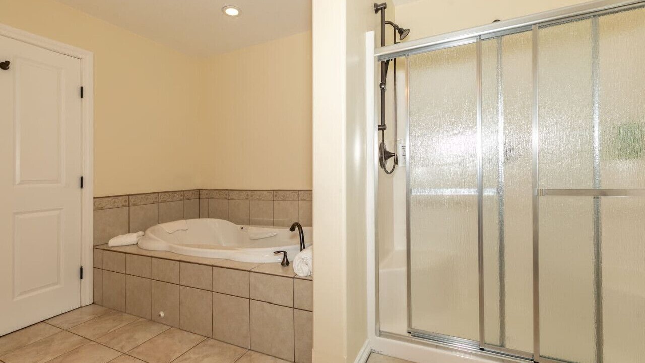 Photo of Bathroom in Division No. 14