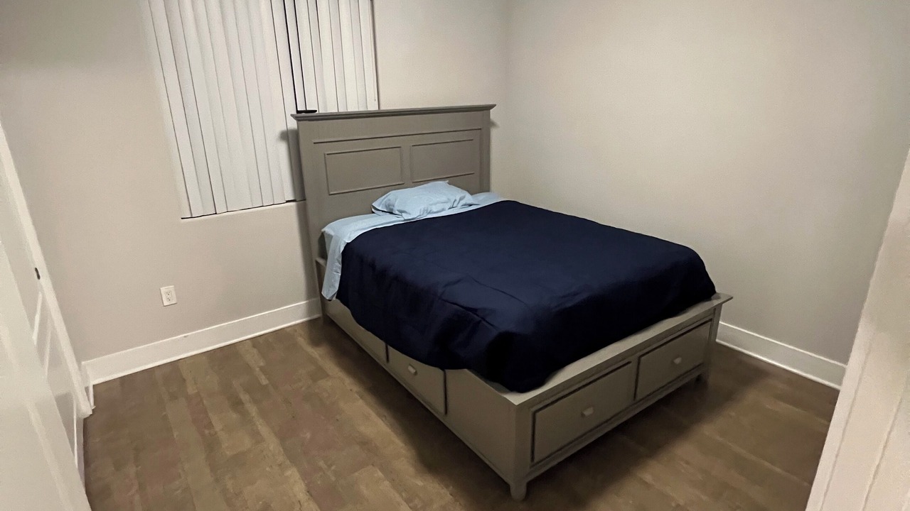 Photo of Bedroom in Mid-Wilshire