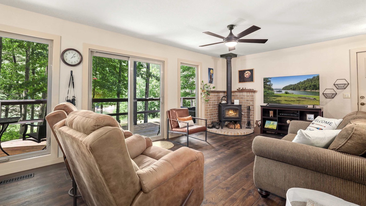 Photo of Livingroom in Rogers