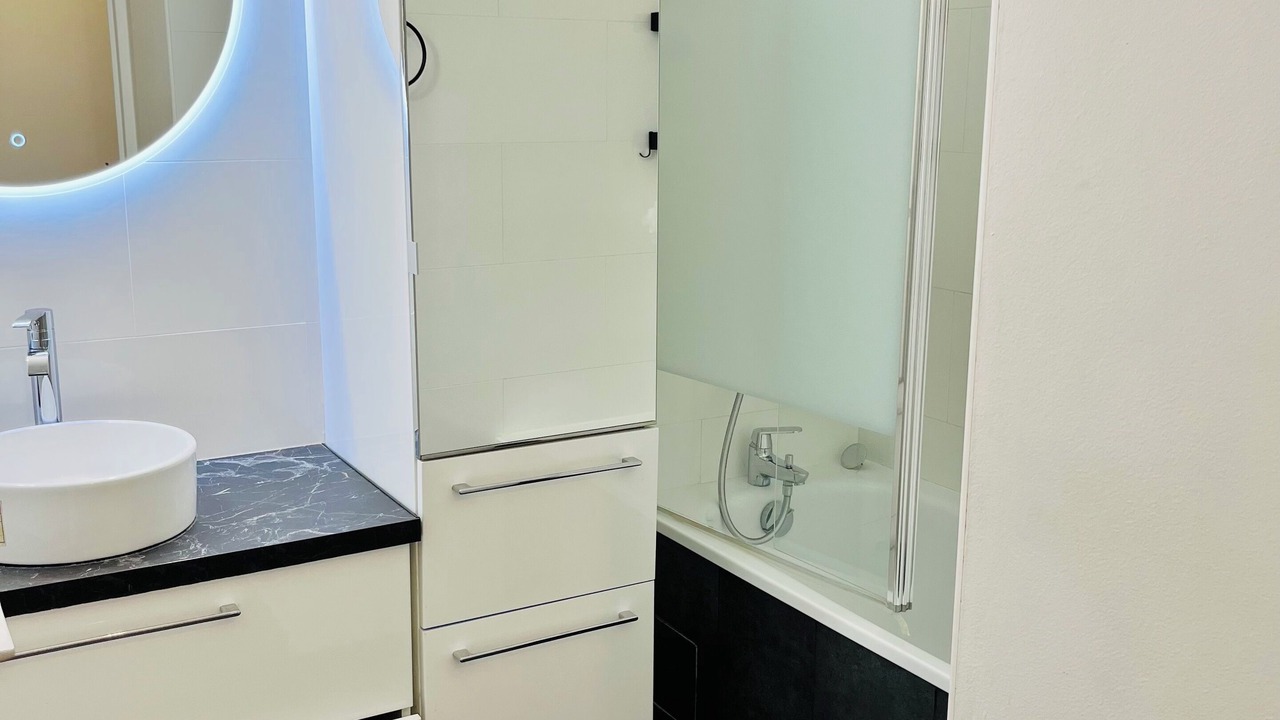 Photo of Bathroom in Puteaux