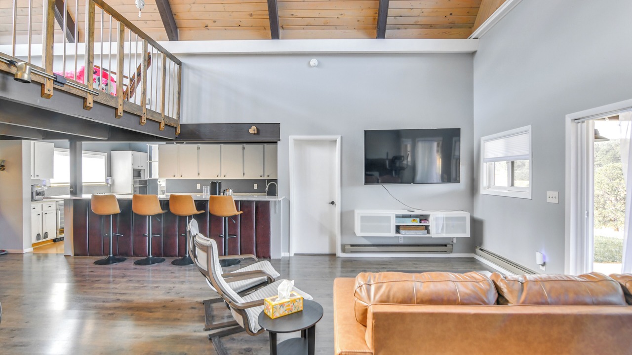 Photo of Livingroom in Evergreen Meadows