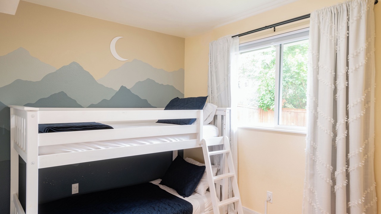 Photo of Bedroom in North Creek