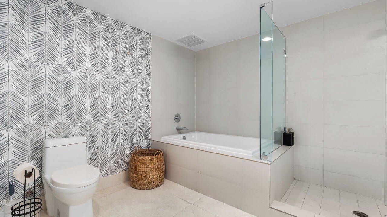 Photo of Bathroom in Hallandale Beach