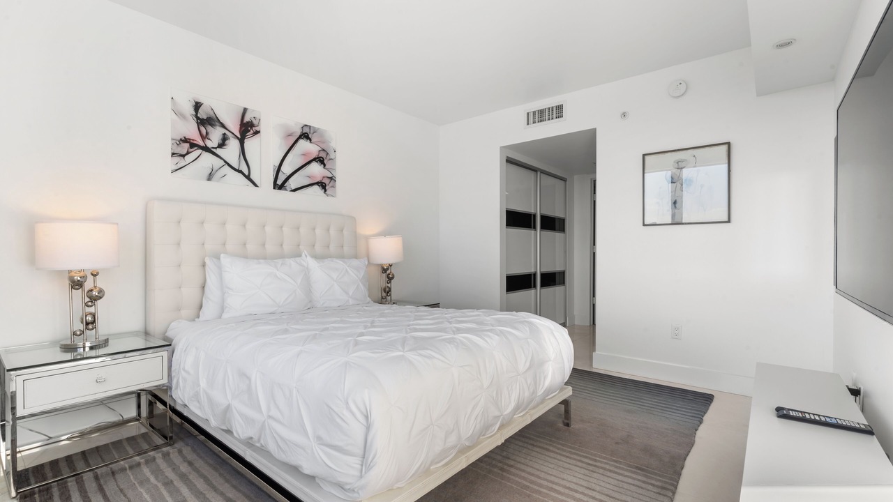 Photo of Bedroom in Hallandale Beach