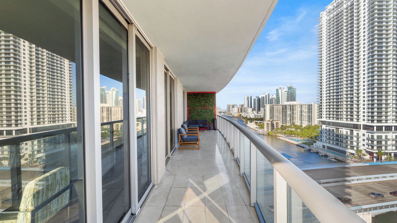 Photo of Outdoor in Hallandale Beach
