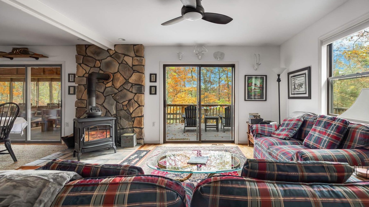 Photo of Livingroom in Great Cacapon