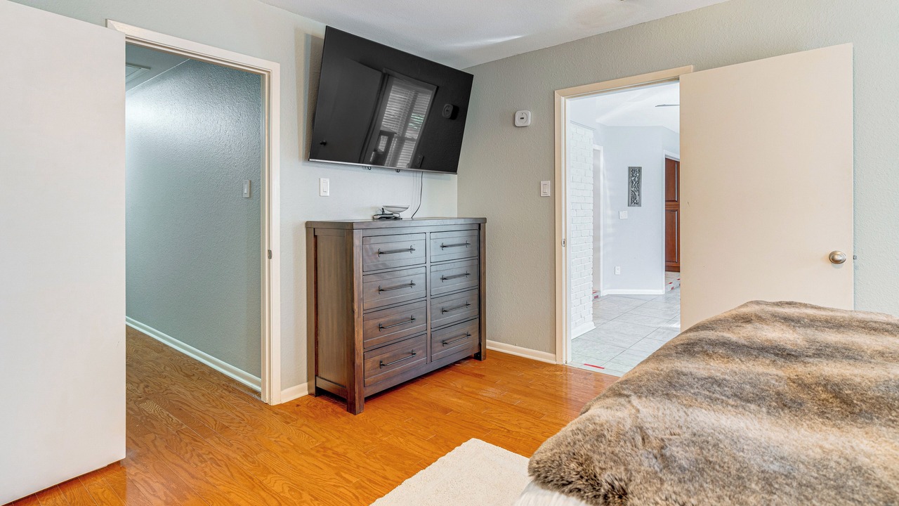 Photo of Bedroom in McNeil