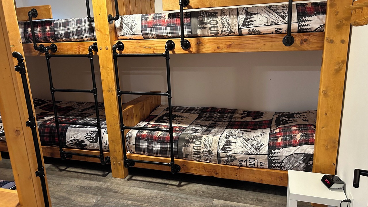 Photo of Bedroom in Hemlock Valley