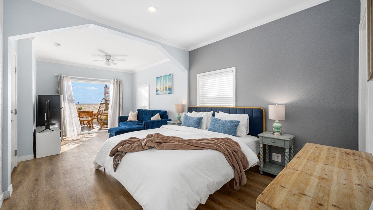 Photo of Bedroom in Newport Beach