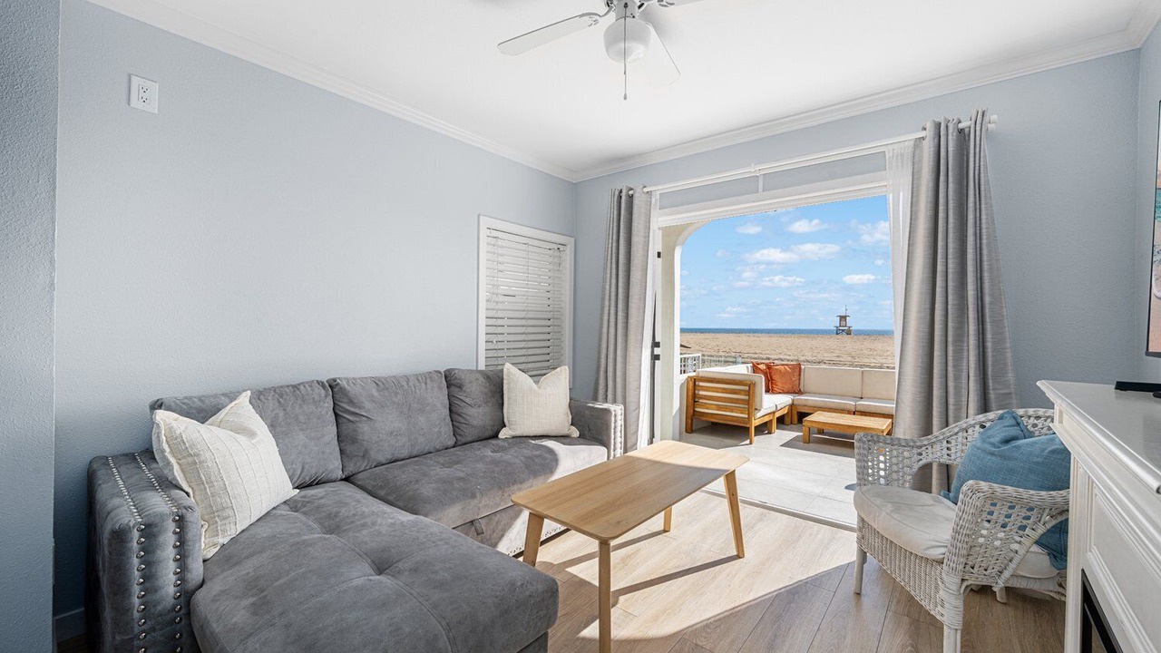 Photo of Livingroom in Newport Beach