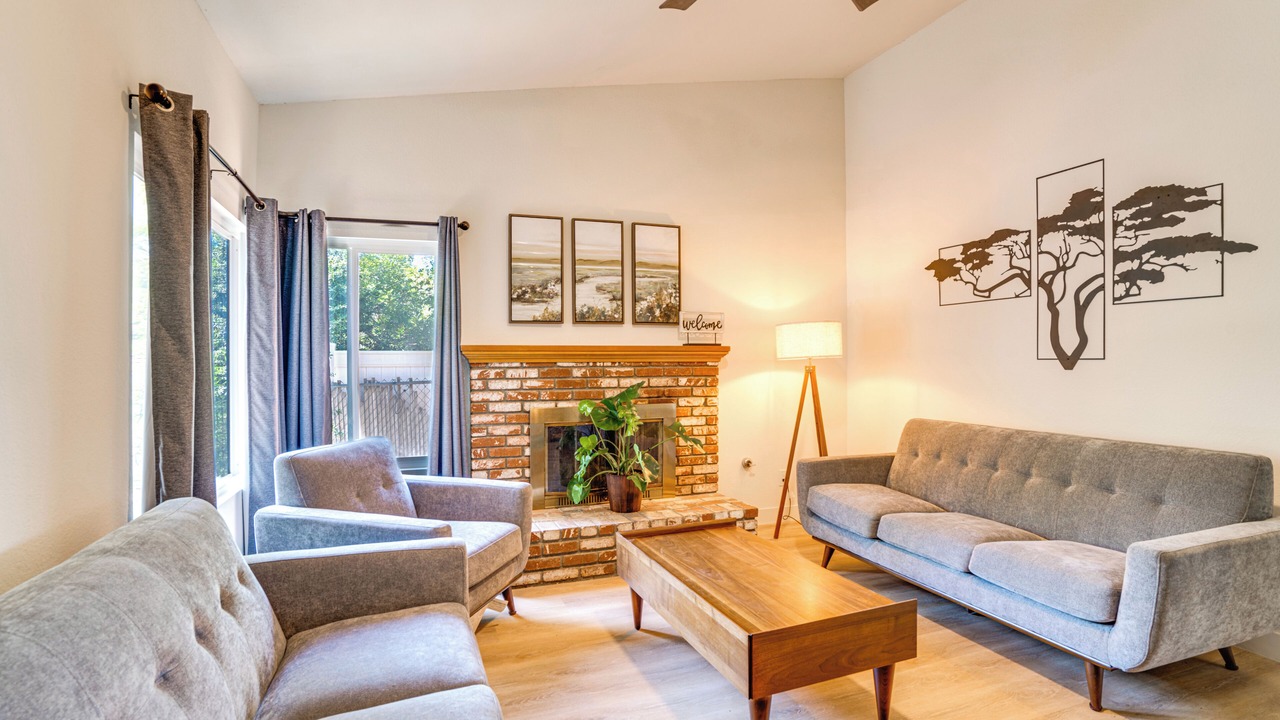 Photo of Livingroom in Lake Elsinore