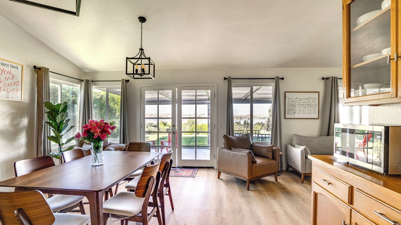 Photo of Livingroom in Lake Elsinore