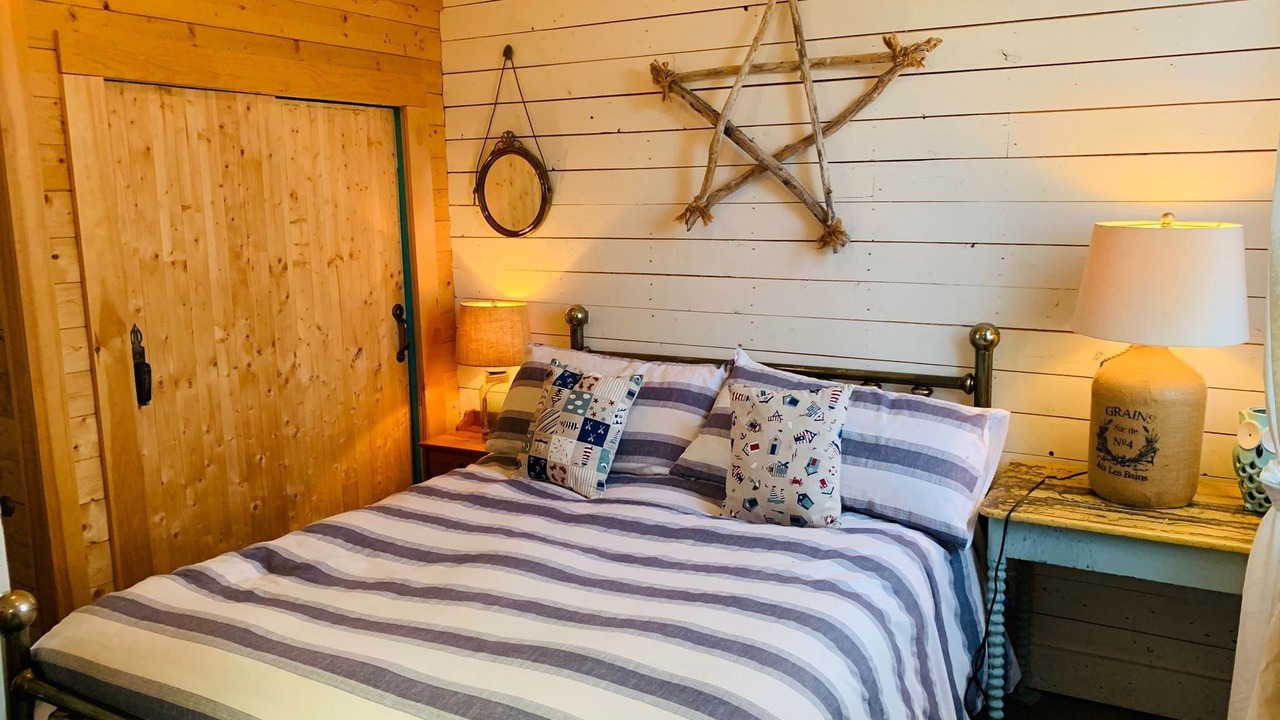 Photo of Bedroom in L'Anse-au-Griffon