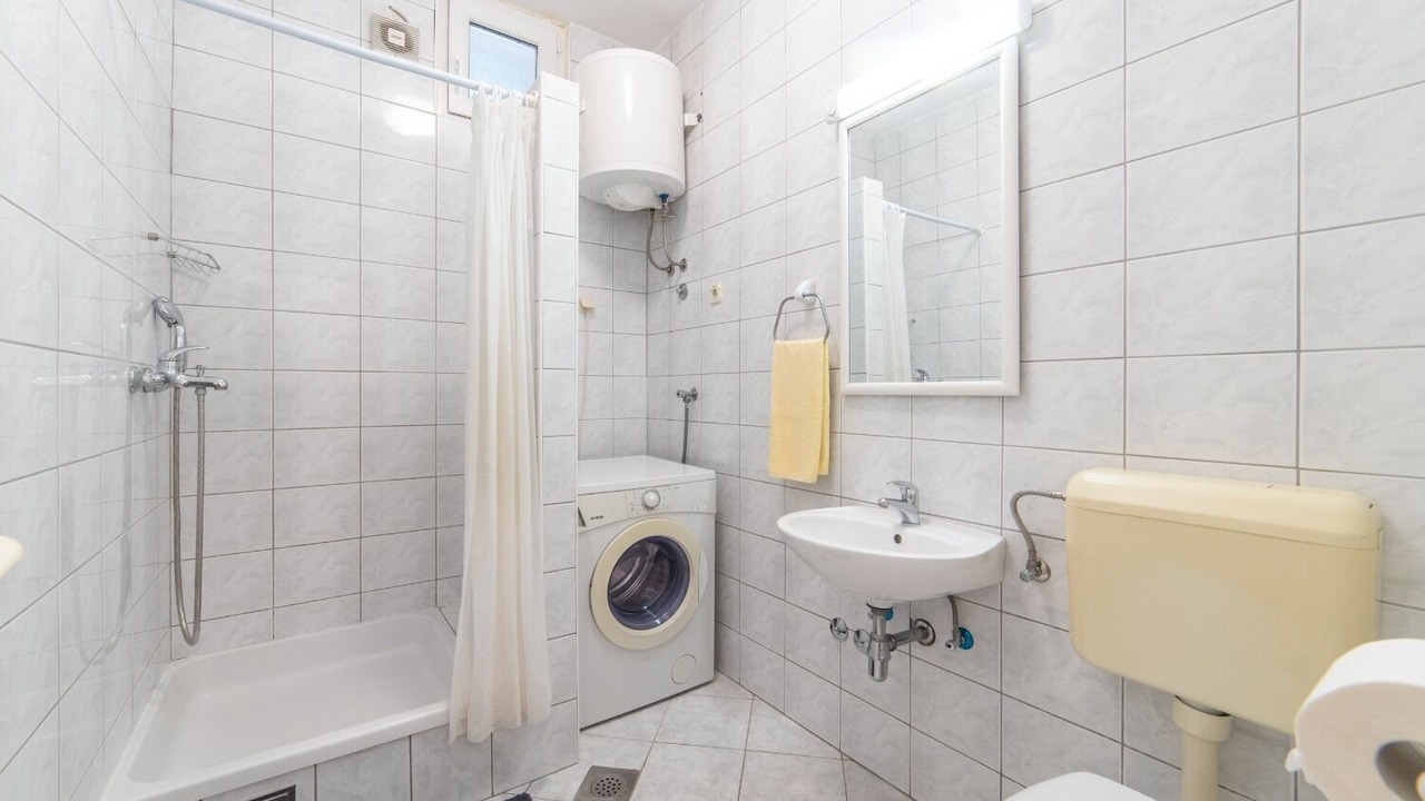 Photo of Bathroom in Brist