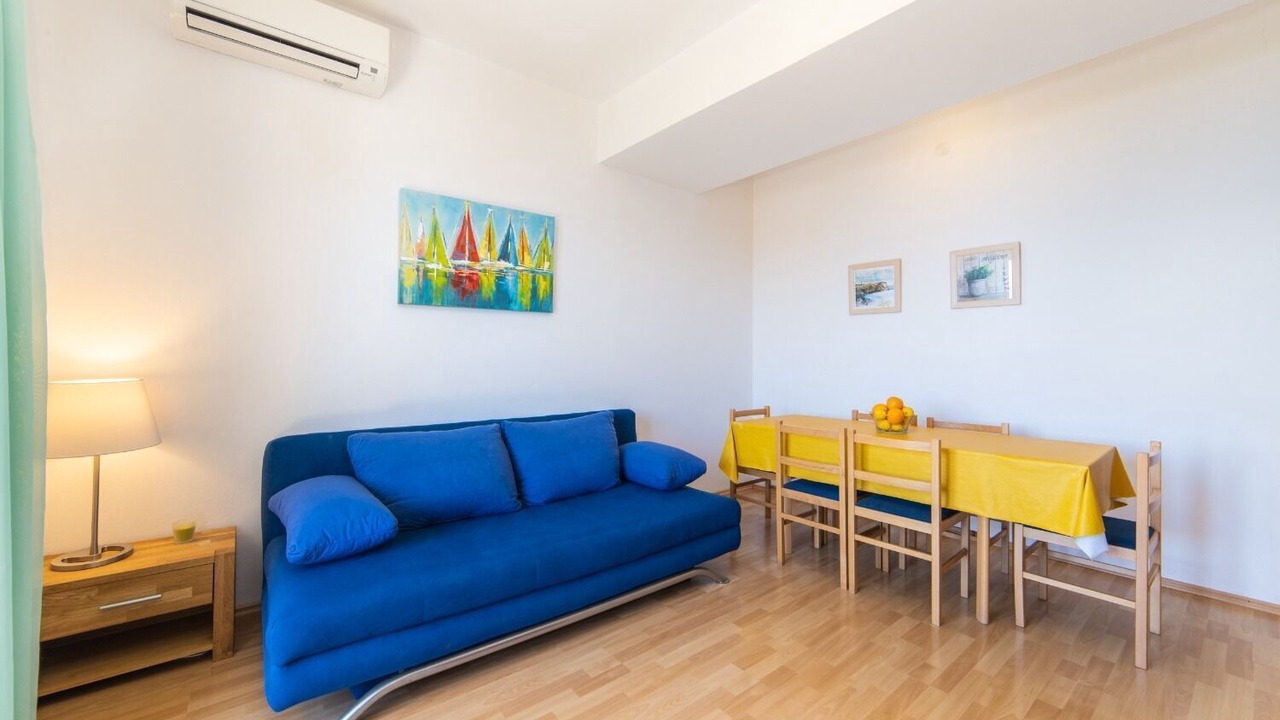 Photo of Livingroom in Brist