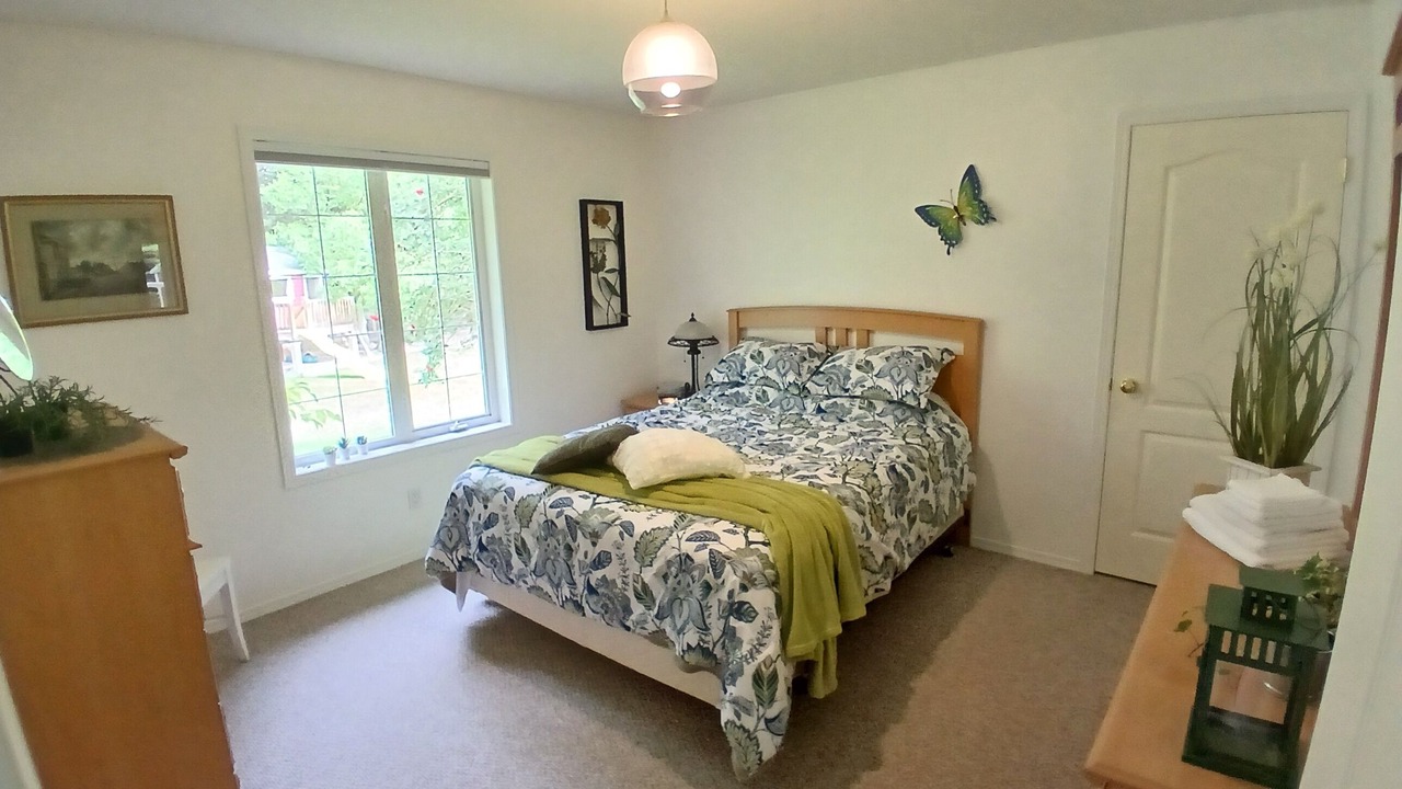 Photo of Bedroom in Lethbridge County