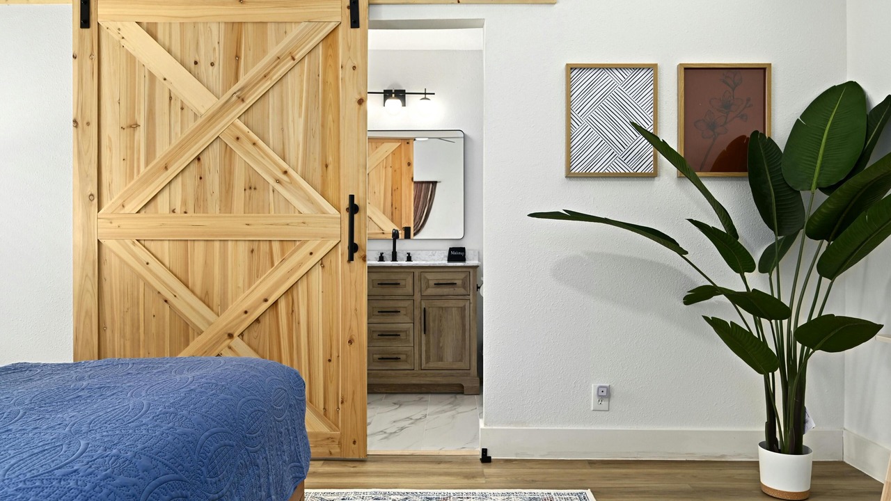 Photo of Bedroom in North Austin Civic Association