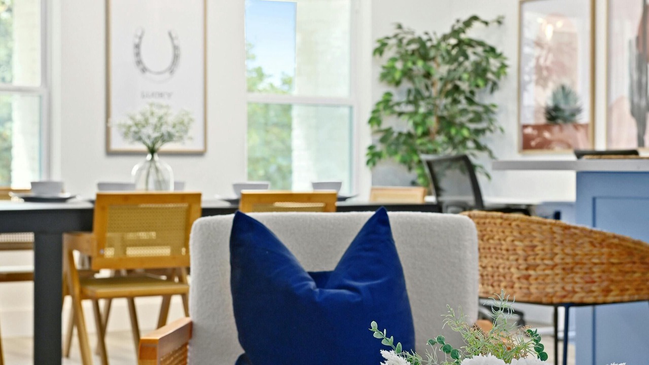 Photo of Livingroom in North Austin Civic Association