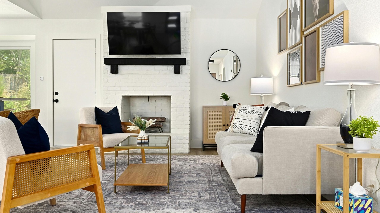 Photo of Livingroom in North Austin Civic Association
