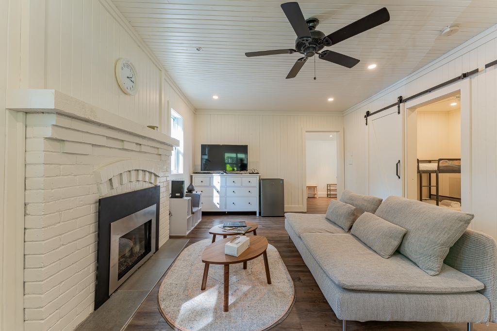 Photo of Livingroom in Port Sydney