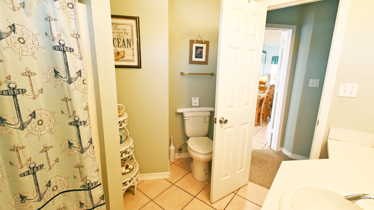 Photo of Bathroom in Holiday Isle