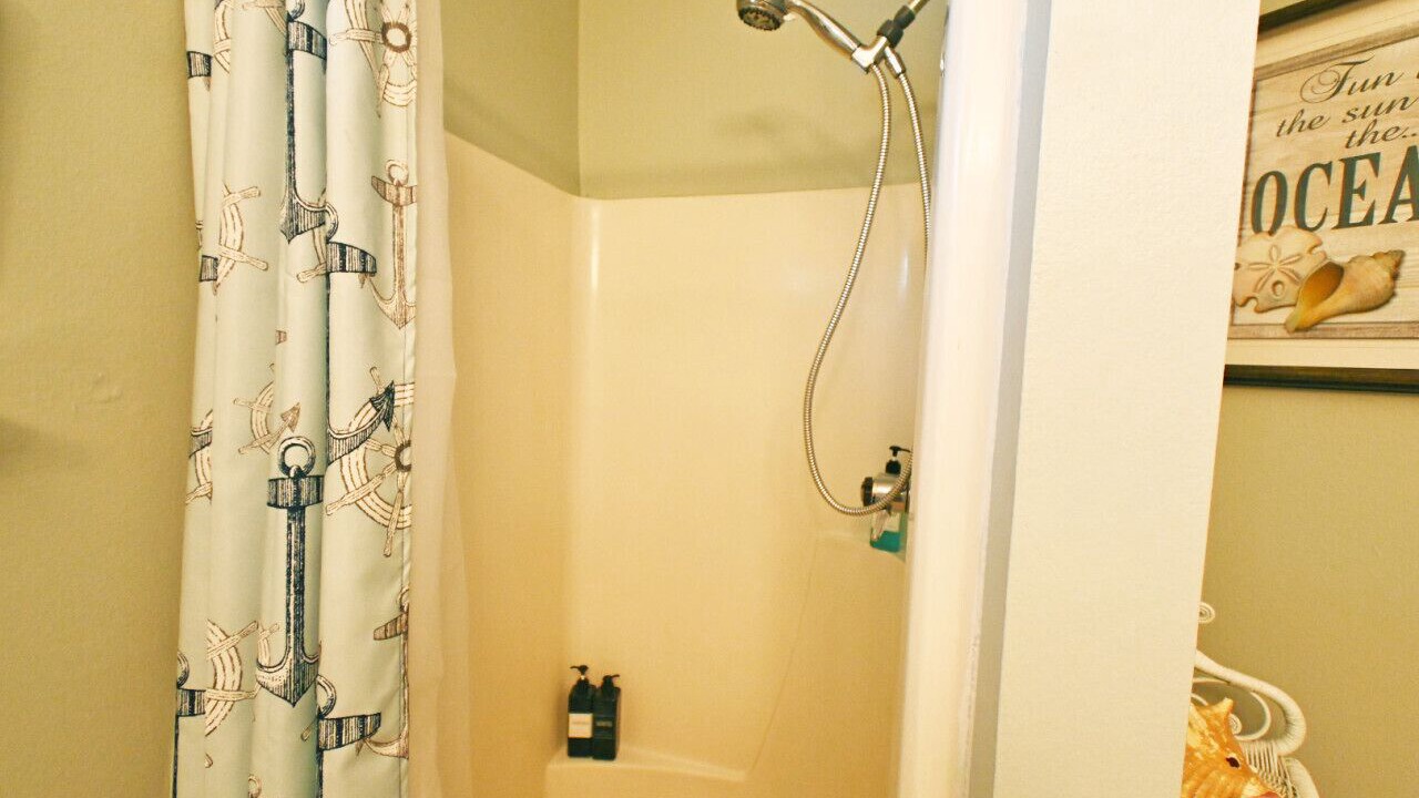 Photo of Bathroom in Holiday Isle