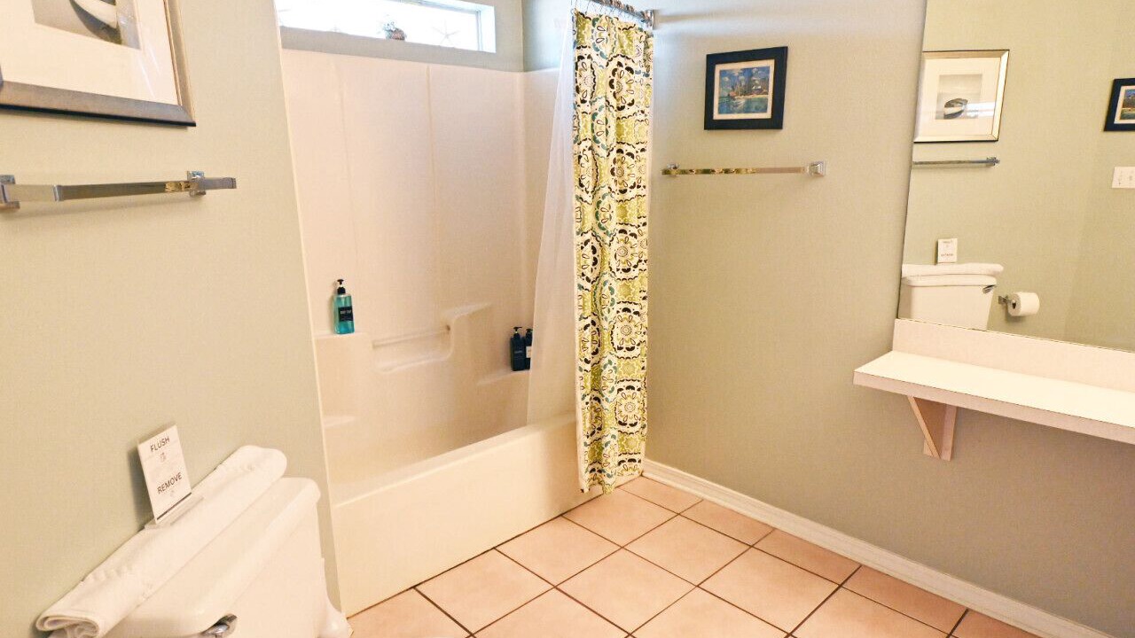 Photo of Bathroom in Holiday Isle