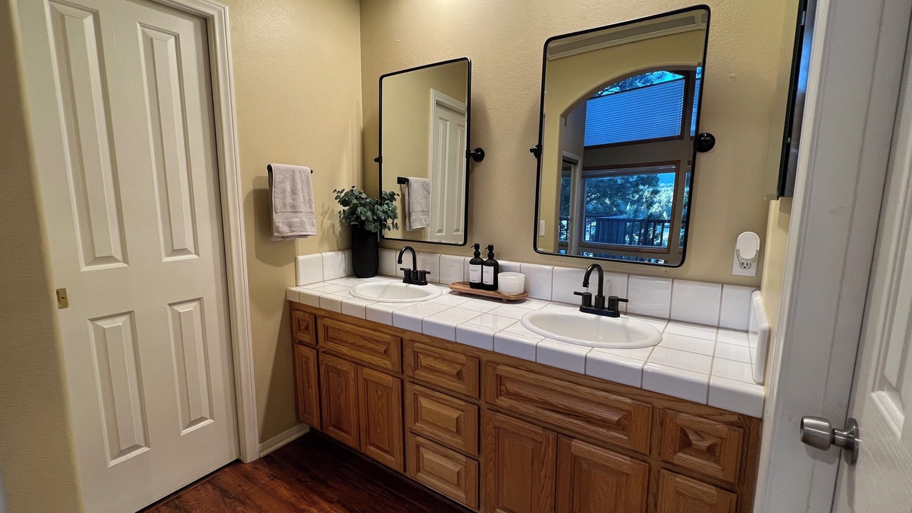 Photo of Bathroom in Whispering Forest