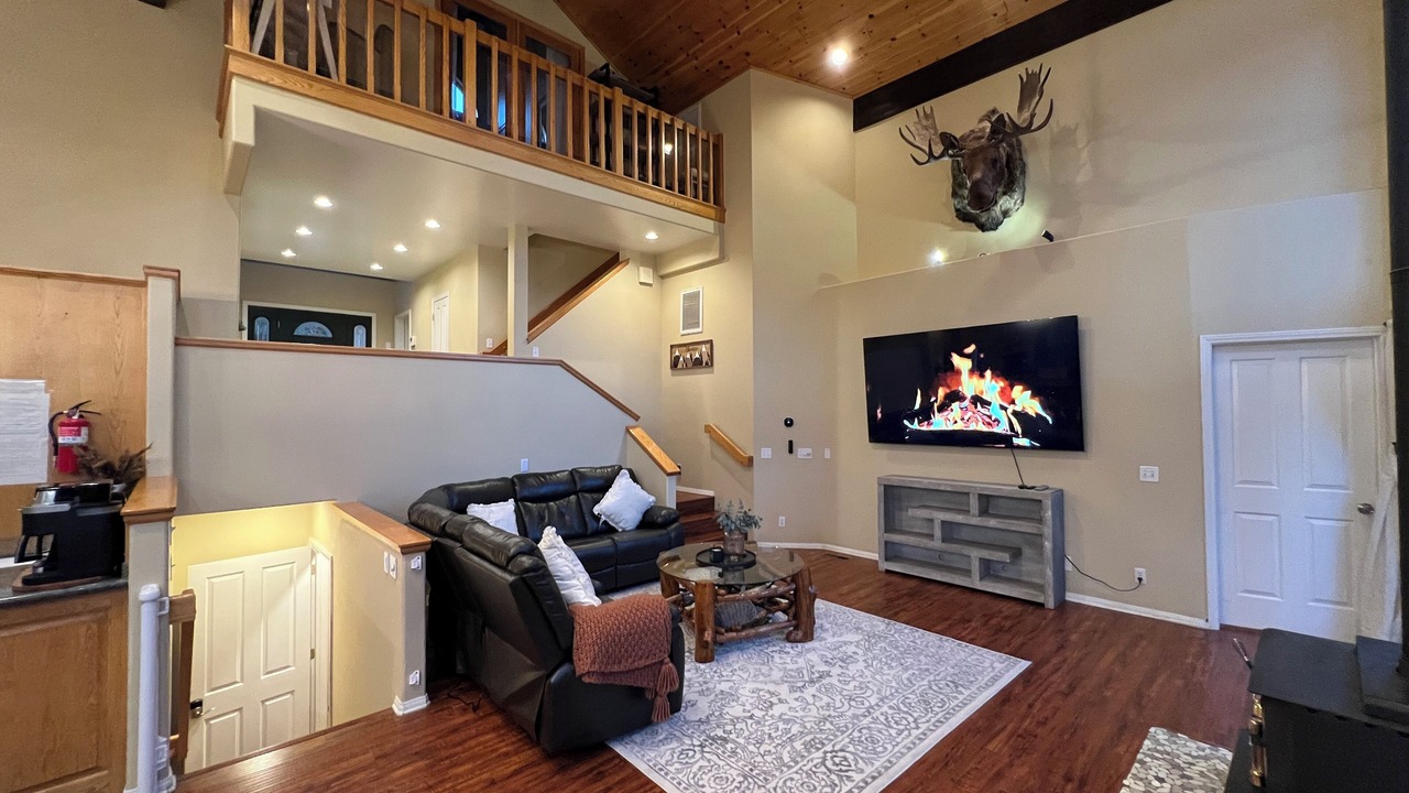 Photo of Livingroom in Whispering Forest