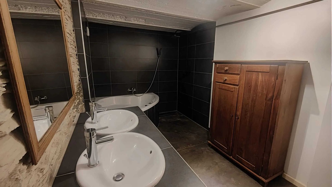 Photo of Bathroom in Menufontaine