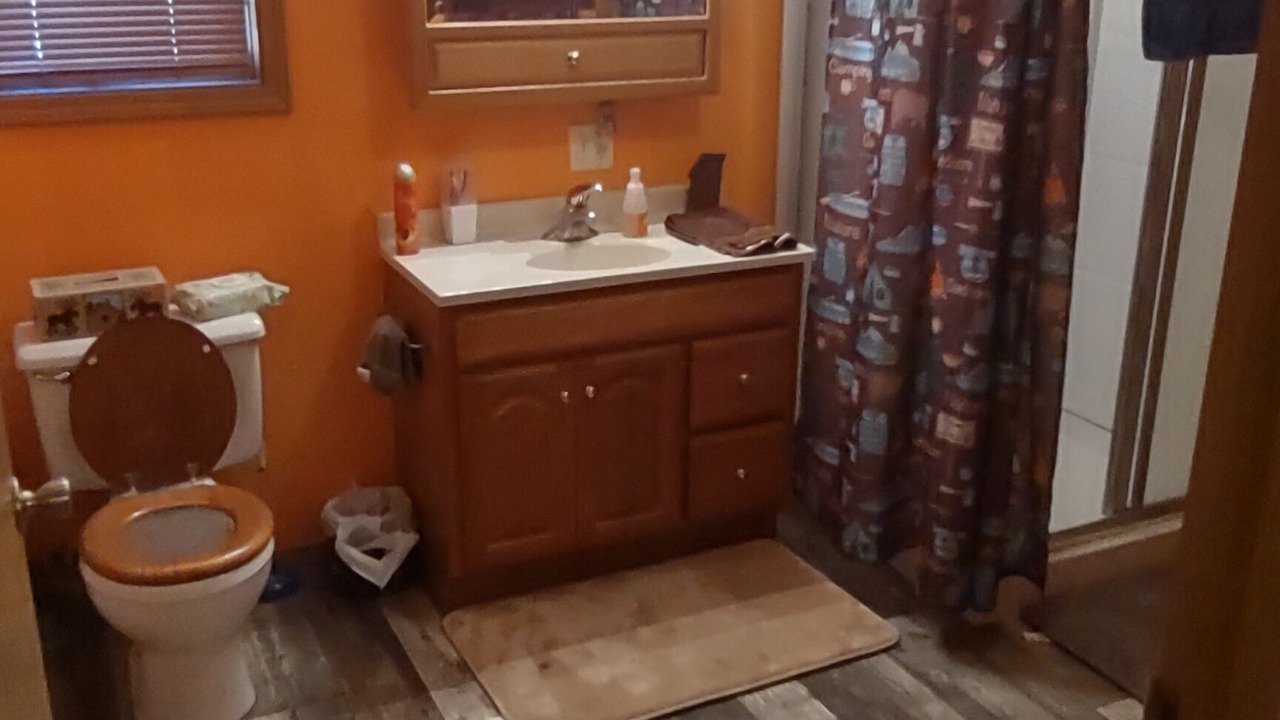 Photo of Bathroom in Wheeler County