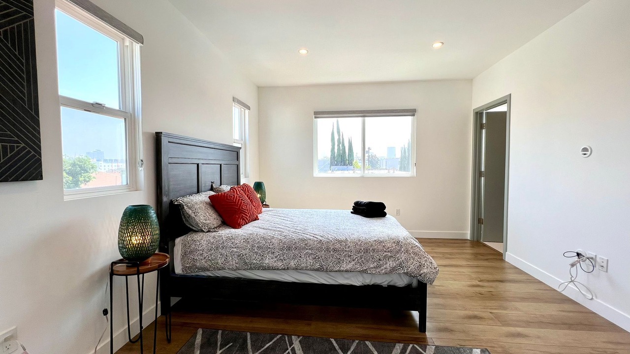 Photo of Bedroom in Pico-Union
