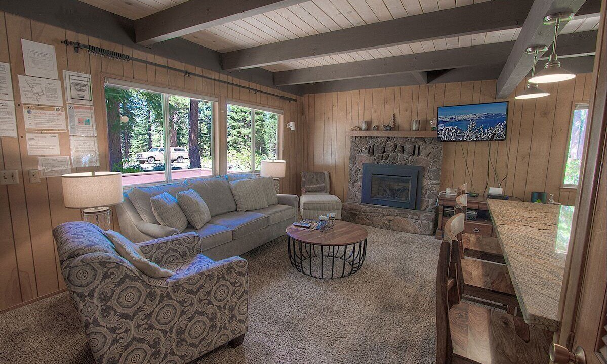Photo of Livingroom in Country Club Estates