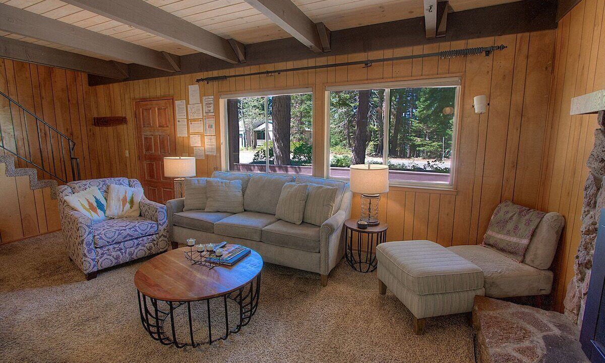Photo of Livingroom in Country Club Estates