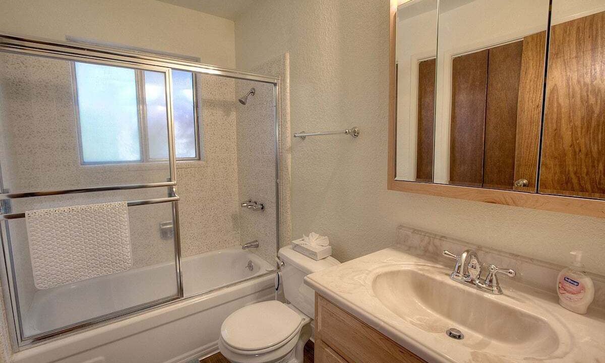 Photo of Bathroom in Country Club Estates