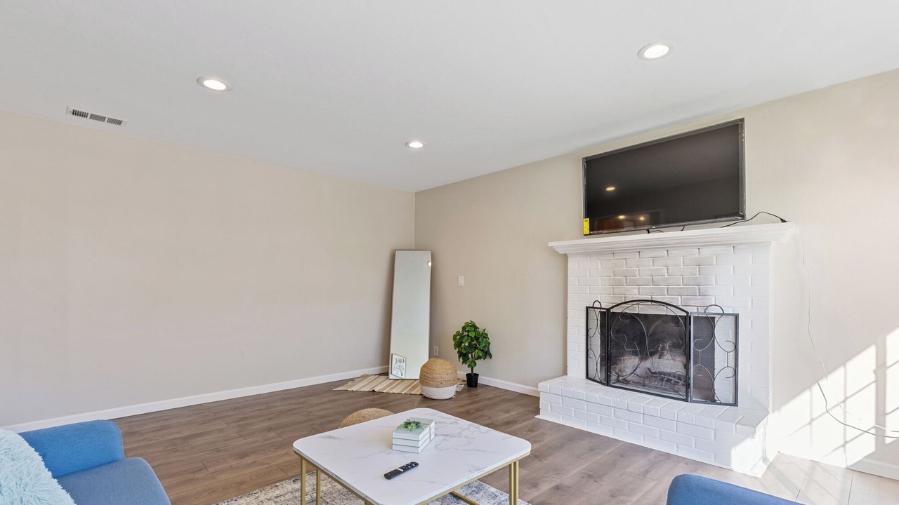 Photo of Livingroom in Cambrian