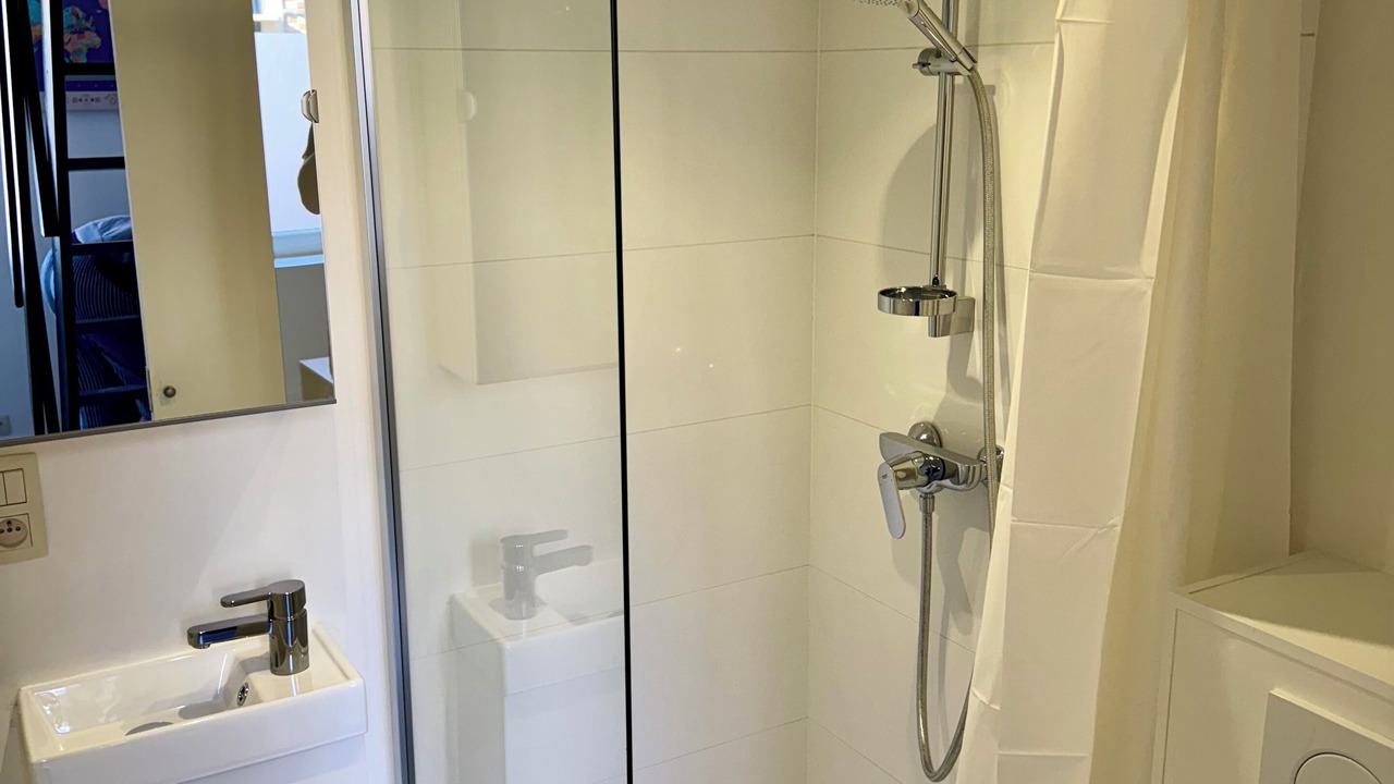 Photo of Bathroom in Altitude 100