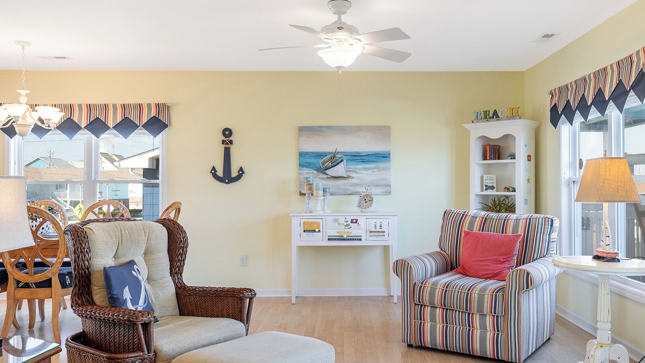 Photo of Livingroom in Atlantic Beach