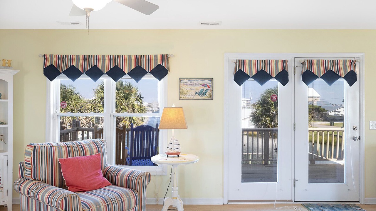 Photo of Livingroom in Atlantic Beach