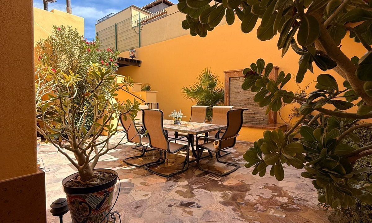 Photo of Outdoor in Nopolo
