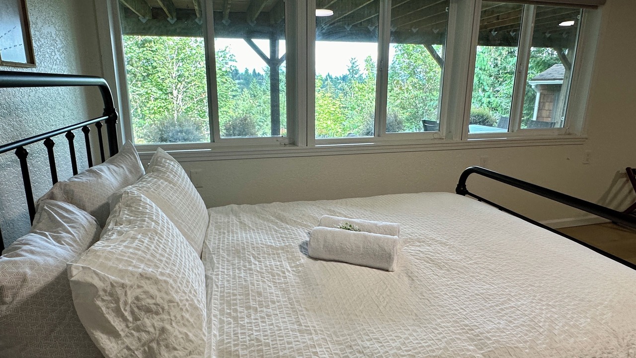 Photo of Bedroom in Lake Forest Park