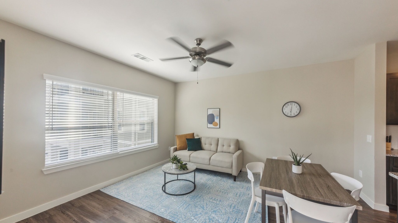Photo of Livingroom in Willowbrook