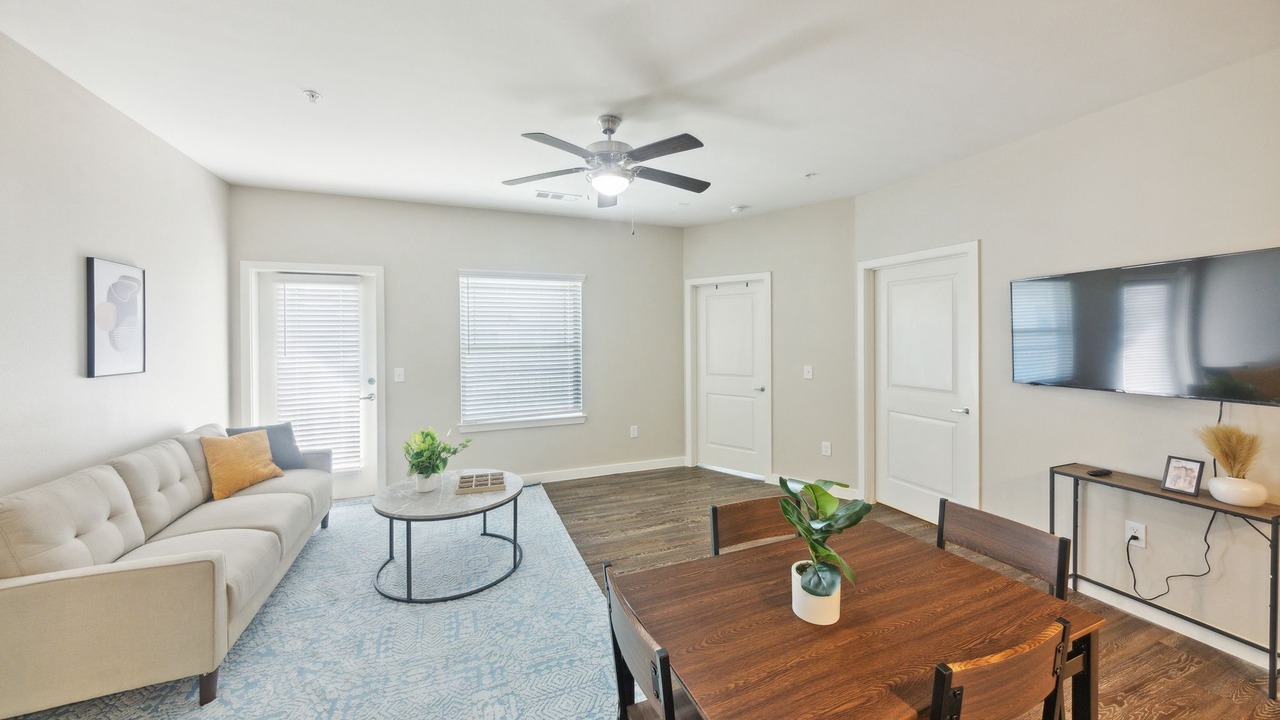 Photo of Livingroom in Willowbrook