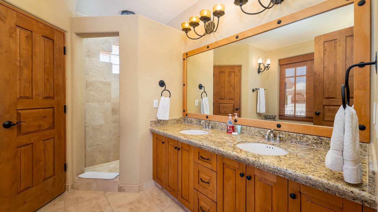 Photo of Bathroom in Nopolo
