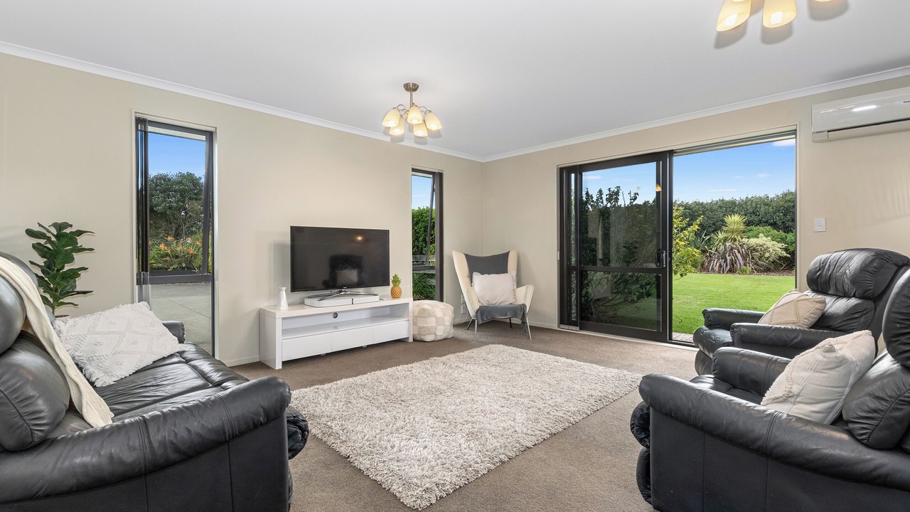 Photo of Livingroom in Waipu