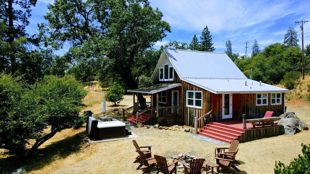 Photo of Others in Mariposa